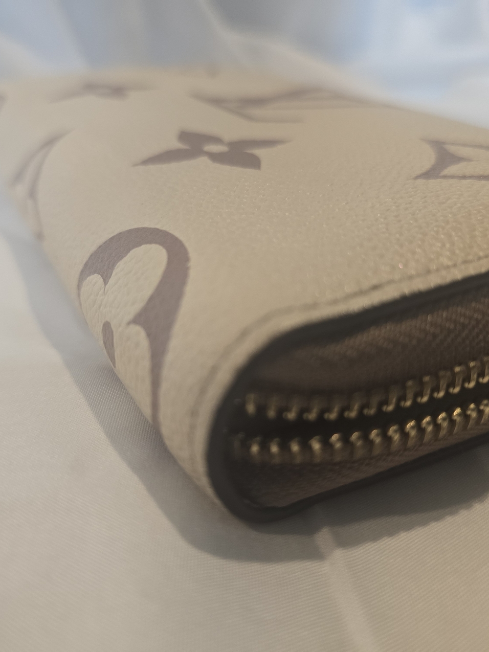 Authentic Louis Vuitton Empreinte Monogram Zippy Wallet - Cream/Tan Microchipped - Picture 11 of 16